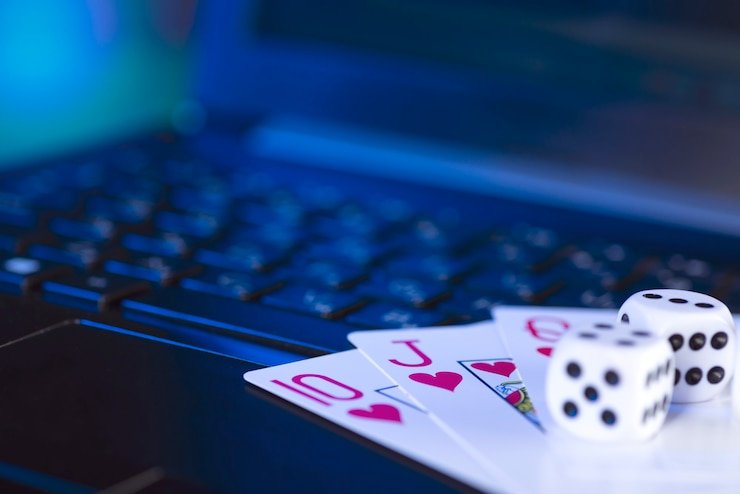 Bonus feature trigger screen with free spins award notification